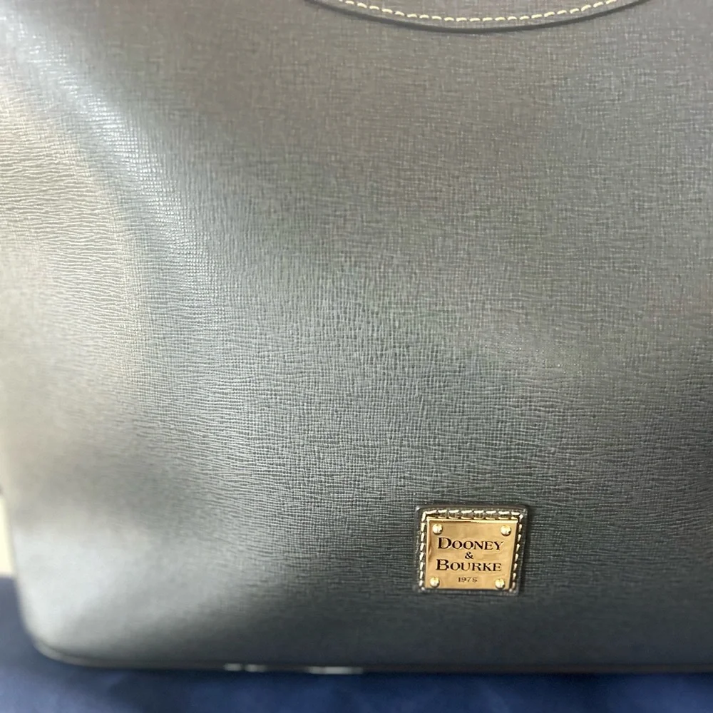 Dooney & Bourke Leather Bag | Classic Minimalist | Everyday designer |NWT - Picture 4 of 9